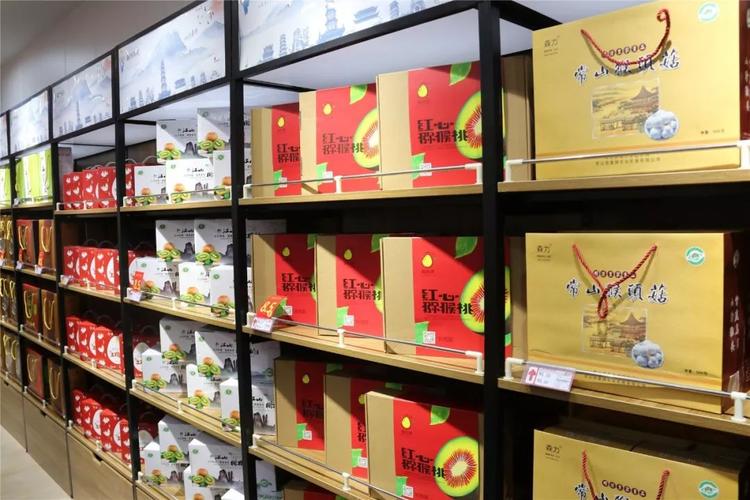 衢州农副产品直通车开进杭州市民中心，现场人头攒动